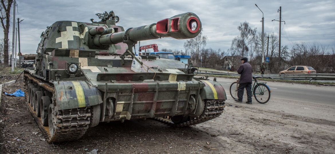 Disinformation: Feminists in Europe painted Ukrainian tank pink.